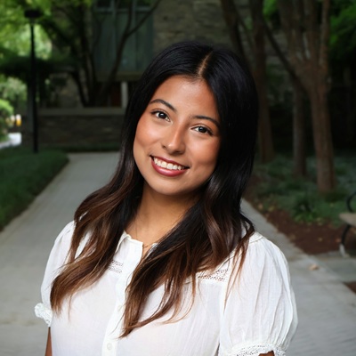 Cami Amador Headshot