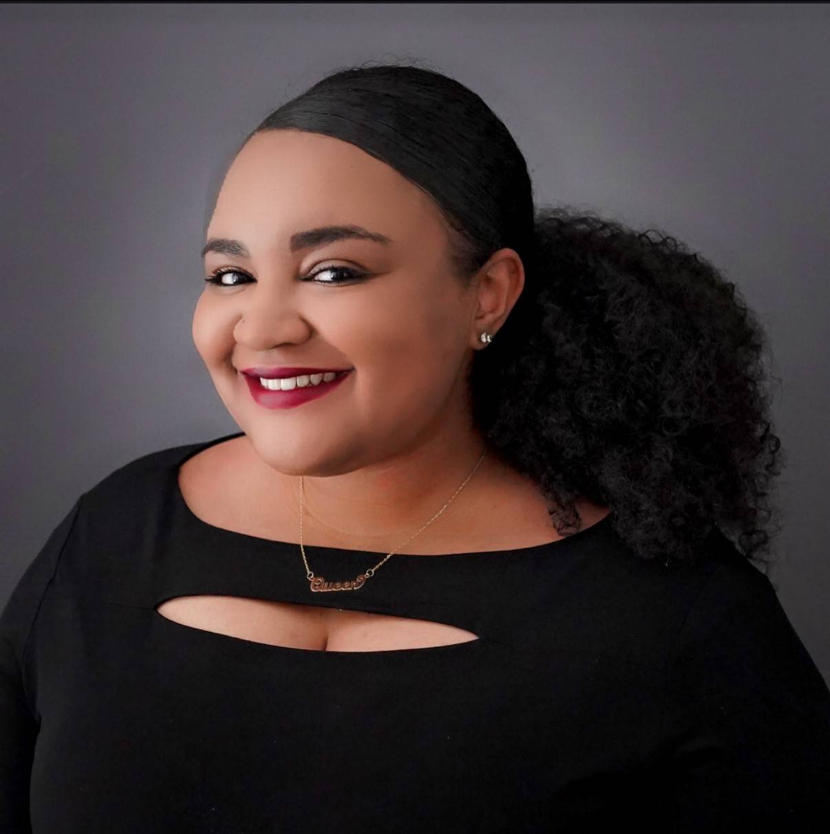 Queen-Ayanna Sullivan Headshot