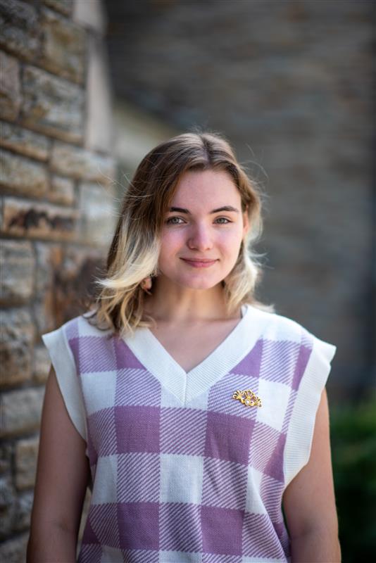 Alexis Piasecki Headshot