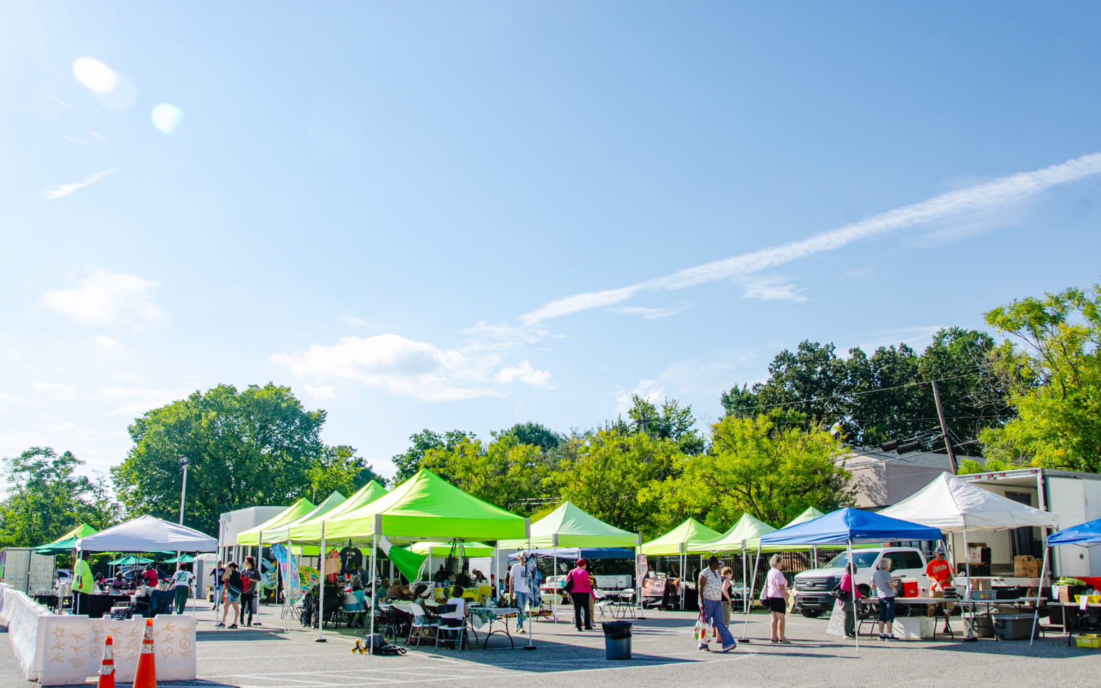 Govans Farmers Market on a sunny day