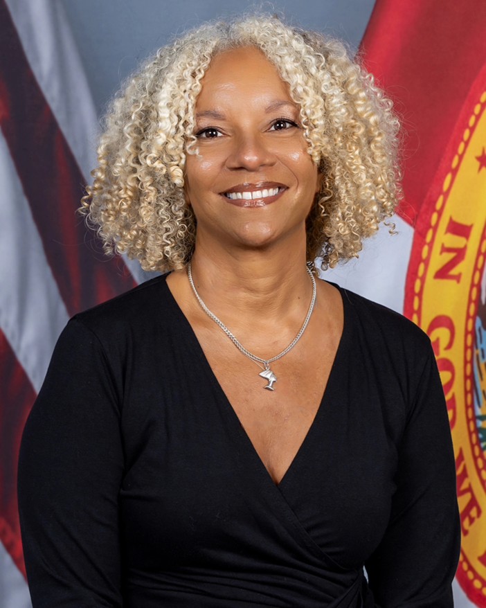 Claudine Carter Pereira, '95